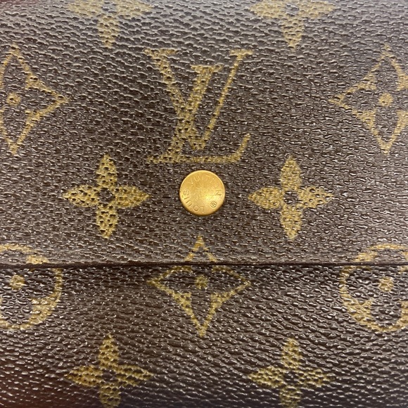 Louis Vuitton Monogram Bifold Wallet - Picture 4 of 12